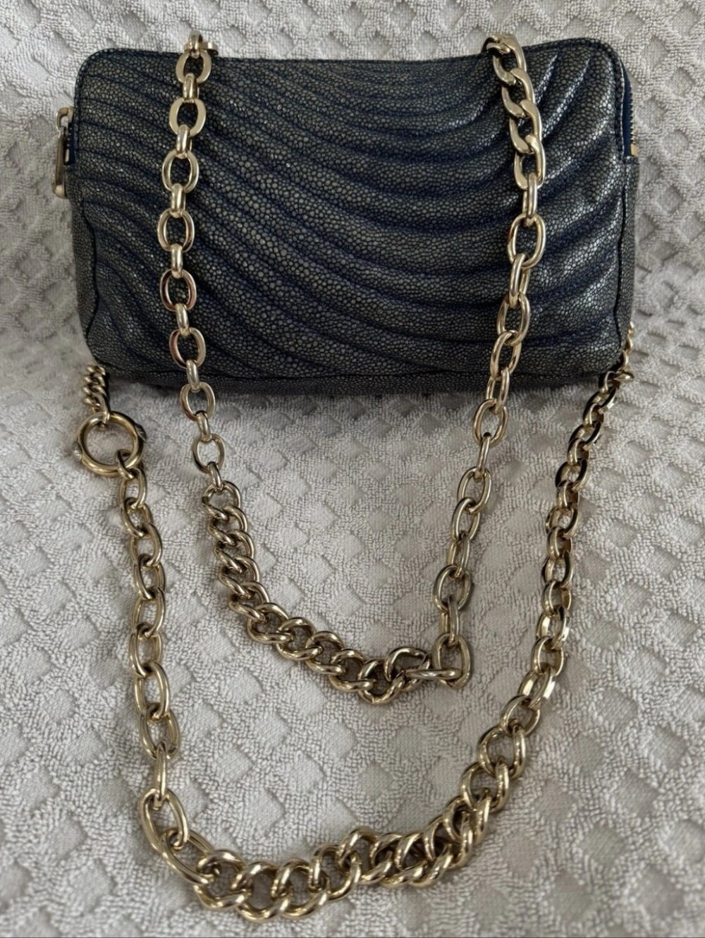 Henri Bendel Blue Stingray Embossed Leather Double Zip Chain 2-Way Bag + Dusty - Picture 13 of 15
